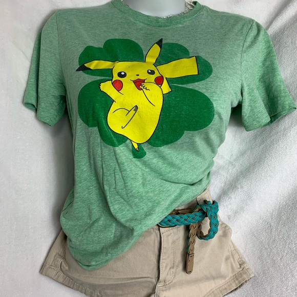 Pokemon Tops - Pokémon LUCKY 🍀 Tee
